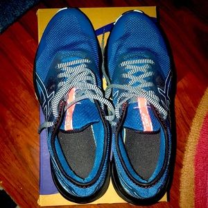 ASICS gel excite trail size 9 womens